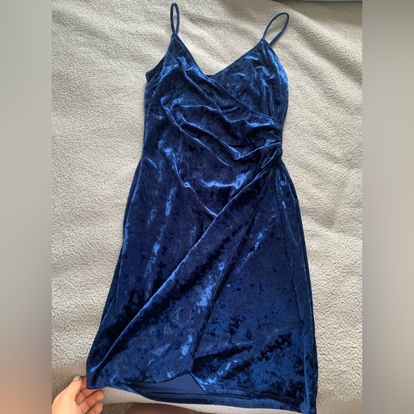 Royal blue dress with ruched size - Picture 1 of 4